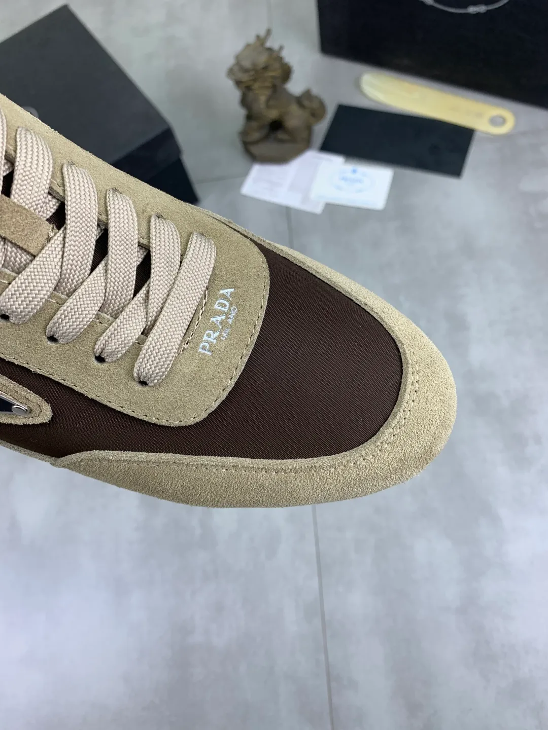 Men's Men's Shoes💰P440💰[New Style] The latest classic model of high-quality PRADA breathable and comfortable men's shoes has been launched on the official website in 1:1 reproduction, synchronized in Hong Kong counters and on the same catwalk; all made of calfskin with breathable mesh fabric ➕Imported soft and comfortable sheep Leather lining, 🍡🍡original 1:1 rubber outsole, non-slip and wear-resistant; comfortable to wear, attractive style, fine workmanship, and simple and neat shoe last, showing a man's courage and toughness, 👍size 38 to 44; 4️⃣colors🉑️ to choose from